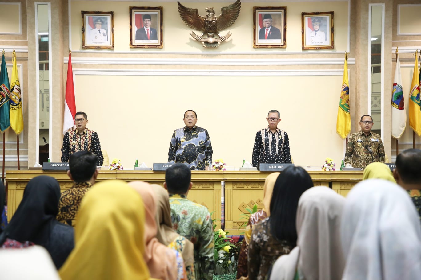 Gubernur Lampung Arinal Djunaidi saat memberikan pengarahan kepada para purna praja APDN/ STPDN/ IPDN di Balai Keratun Lt. 3 Komplek Kantor Pemerintah Provinsi Lampung || Foto: Adpim Pemprov Lampung