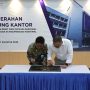 Penandatanganan Prasasti Penyerahan Gedung Kantor oleh Kepala BRIN, Laksana Tri Handoko dan Kepala BSN, Kukuh S. Achmad || Foto: Dok. BSN