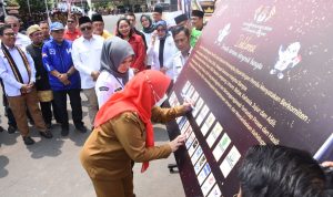 Walikota Eva Dwiana Buka Kegiatan Kirab Pemilu 2024