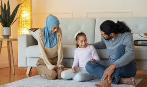 Simak, Ini Keutamaan Berbakti Pada Orang Tua Menurut Hadis