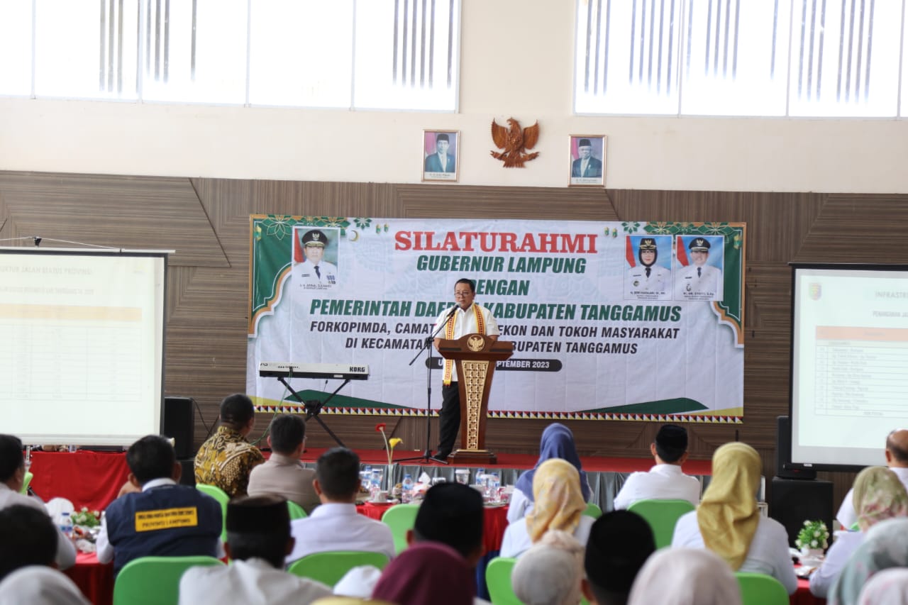 Gubernur Lampung Arinal Djunaidi bersilaturahmi dengan masyarakat dan jajaran Forkopimda, pejabat struktural/ fungsional, kepala pekon, dan tokoh masyarakat di Kabupaten Tanggamus || Foto: Adpim Pemprov Lampung