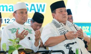 Gubernur Arinal Bersama Ribuan Masyarakat Lampung Ikuti Pengajian Akbar di PKOR Way Halim