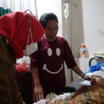 Walikota Eva Dwiana Jenguk Korban Kebakaran, Beri Bantuan Uang 10 Juta Rupiah