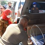 Walikota Eva Dwiana Serahkan 5 Mobil Jenazah Gratis Untuk Layani Warga Bandar Lampung