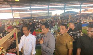 Gubernur Arinal Dampingi Presiden Jokowi Cek Harga Komoditas Pangan di Pasar Baru Rumbia