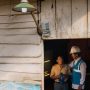 Muksin, penyandang disabilitas salah satu warga Bandar Lampung penerima sambungan listrik gratis dari program Light Up the Dream PLN UID Lampung || Foto: PLN UID Lampung