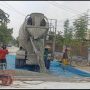 Sejumlah pekerja saat melakukan rehabilitasi jalan di wilayah Kota Metro || Foto: Istimewa