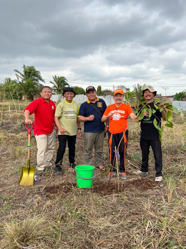 Kagamahut Provinsi Lampung turut serta dalam penanaman pohon yang dilakukan oleh Kagamahut se-Indonesia di Taman Bhinneka Tunggal Ika, BPSDM Provinsi Lampung || Foto: Istimewa