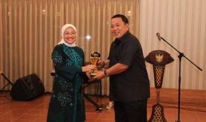 Gubernur Arinal Terima Penghargaan Indonesian Migrant Worker Award Tahun 2023