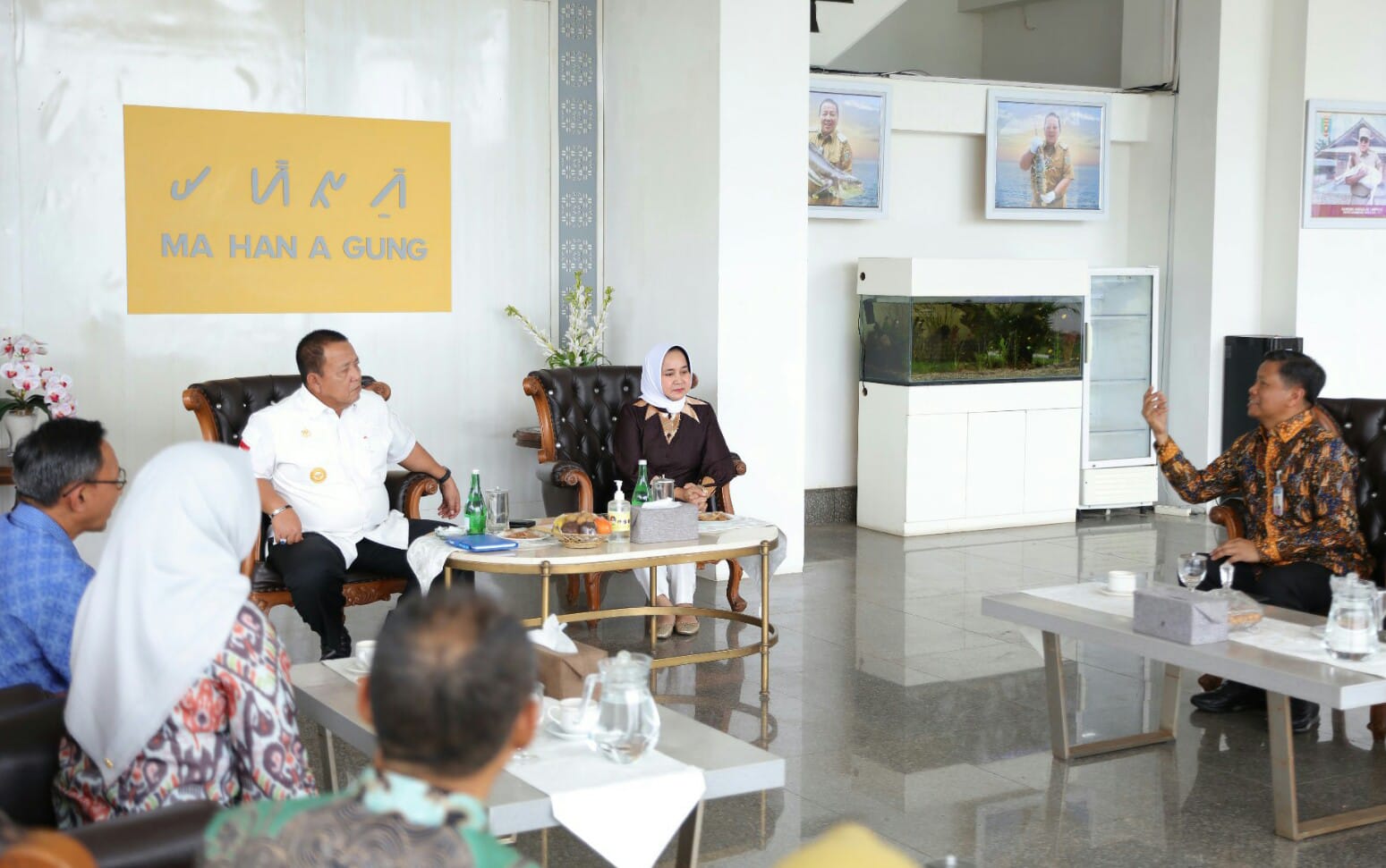 Gubernur Lampung Arinal Djunaidi menerima kunjungan silaturahmi Kepala Perwakilan Bank Indonesia Provinsi Lampung yang baru Junanto Herdiawan sebagai pengganti Budiyono || Foto: Adpim Pemprov Lampung