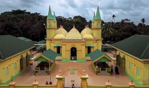 Pulau Penyengat di Bintan, dan Sejarah Masjid Sultan Raya