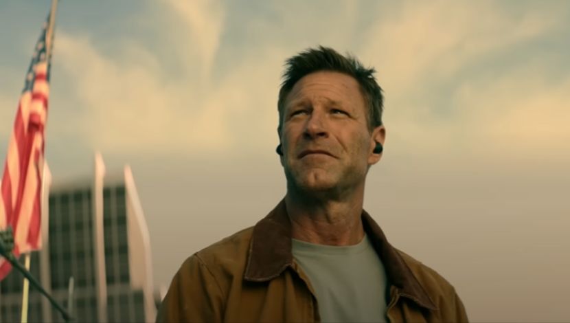 Review Film The Bricklayer (Photo Vertical) 5W1HINDONESIA.ID