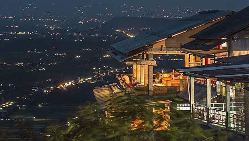 Bukit Bintang Yogyakarta (Photo Yogjocom) 5W1HINDONESIA.ID