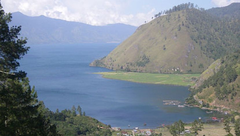 Danau Lut Tawar Takengon Aceh (Photo Wikipedia) 5W1HINDONESIA.ID