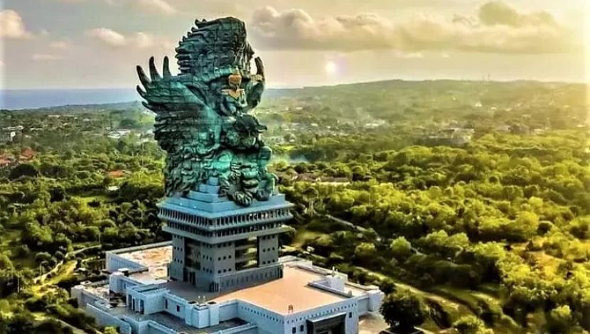 Garuda Wisnu Kencana (Photo Gerbang Nalar) 5W1HINDONESIA.ID