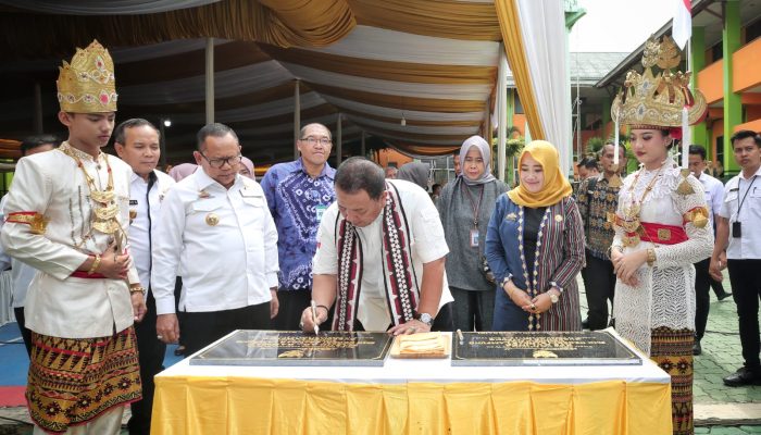 Gubernur Arinal Resmikan Masjid Ar-Rahman dan Ruang Praktik Siswa SMK N 4 Bandar Lampung