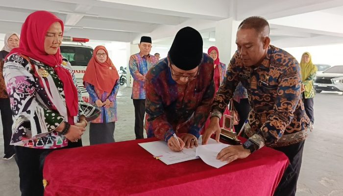 Pemkot Bandar Lampung Serahkan Bantuan Satu Unit Ambulance Untuk Klinik Prata UIN Raden Intan Lampung