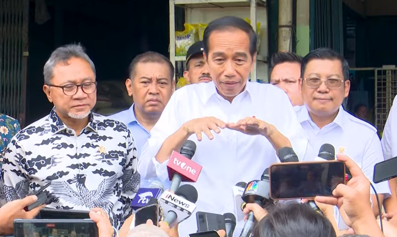 Presiden Jokowidodo (Jokowi) menyarankan agar masyarakat yang menduga adanya kecurangan dalam pemilu 2024 untuk membawa persoalan tersebut ke Bawaslu atau Mahkamah Konstitusi || Foto: Yotube Sekretariat Presiden