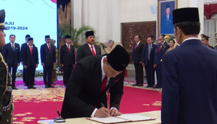 Presiden Jokowi Lantik AHY dan Hadi Tjahjanto Sebagai Menteri