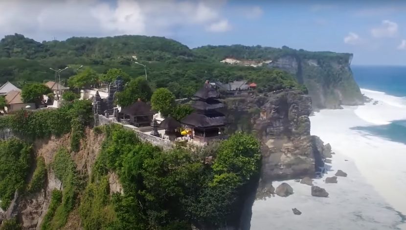 Pura Luhur Uluwatu (Photo Youtube V&D Media) 5W1HINDONESIA.ID