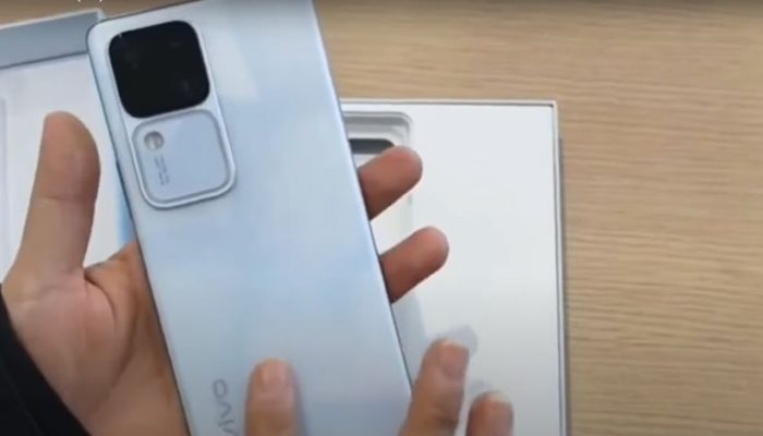 VIVO V30 5G: Harga, Fitur & Spesifikasi