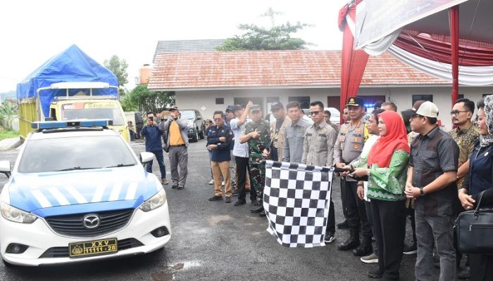 Wali Kota Bandar Lampung Memimpin Pelepasan Distribusi Logistik Pemilu 2024