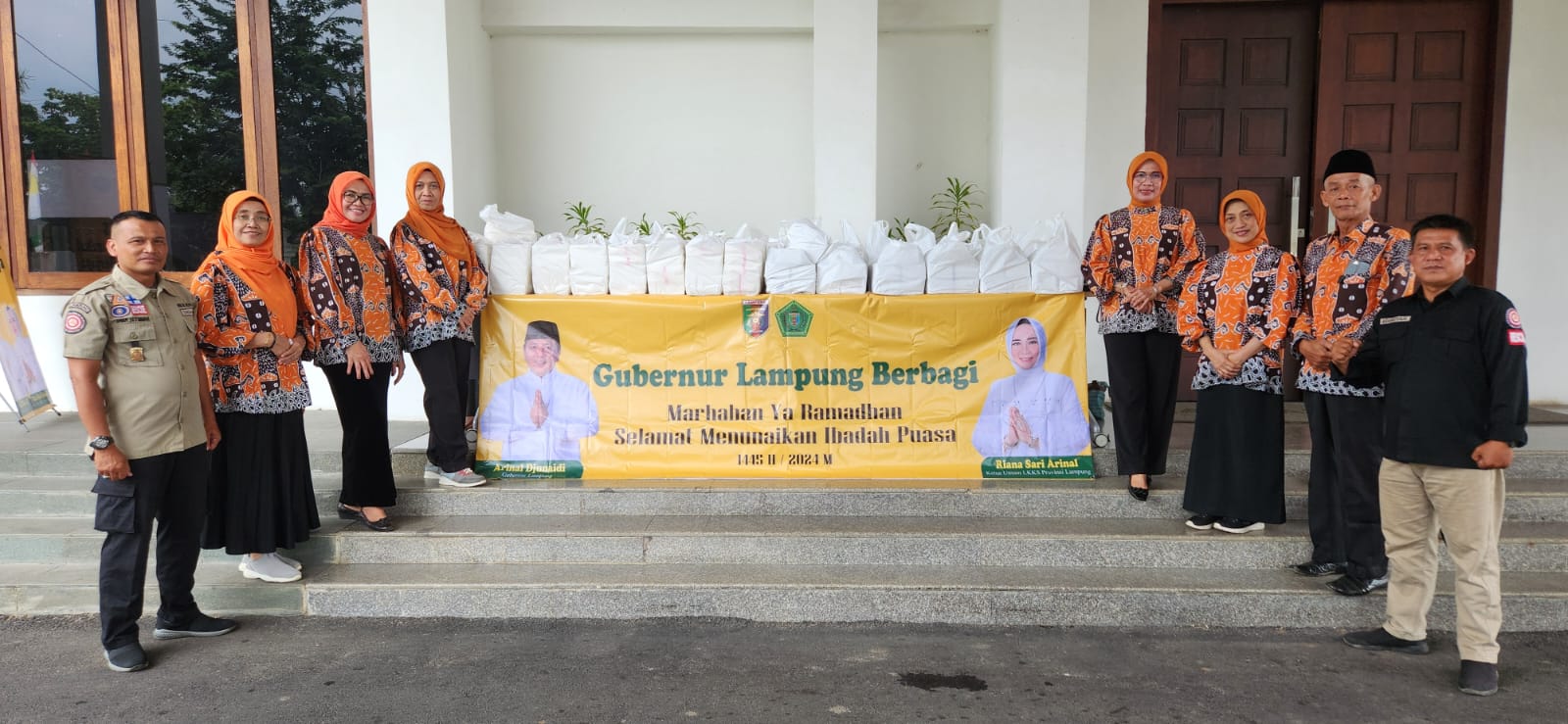 Anggota LKKS Provinsi Lampung siap melaksanakan kegiatan membagikan paket makanan untuk berbuka puasa (takjil) di beberapa wilayah di Kota Bandar Lampung ||Foto: Istimewa