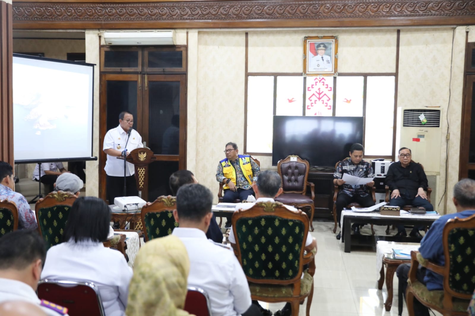 Gubernur Lampung Arinal Djunaidi menerima Kunjungan Kerja Komisi V DPR RI Ke Provinsi Lampung di Gedung VIP Bandara Radin Inten II || Foto: Adpim Pemprov Lampung