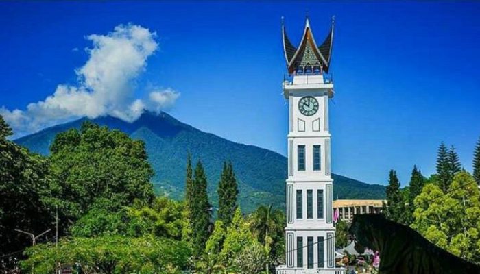 Jam Gadang Bukittinggi Sumbar, Ternyata Setinggi Ini Jam Gadang Ini!