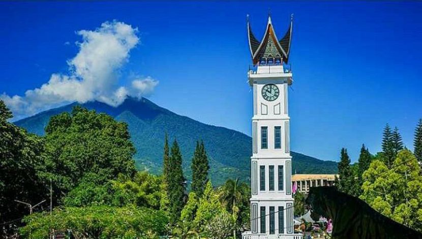 Jam Gadang Bukittinggi Sumbar (Photo TripAdvisor) 5W1HINDONESIA.ID