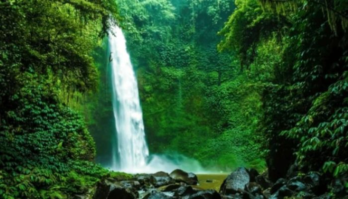 Air Terjun Nungnung Bali: Jam Buka, Rute, Harga Tiket Masuk & Daya Tariknya