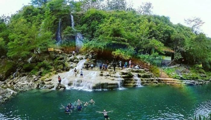 Air Terjun Sri Gethuk Yogyakarta: Jam Buka, Rute, Harga Tiket Masuk & Daya Tariknya