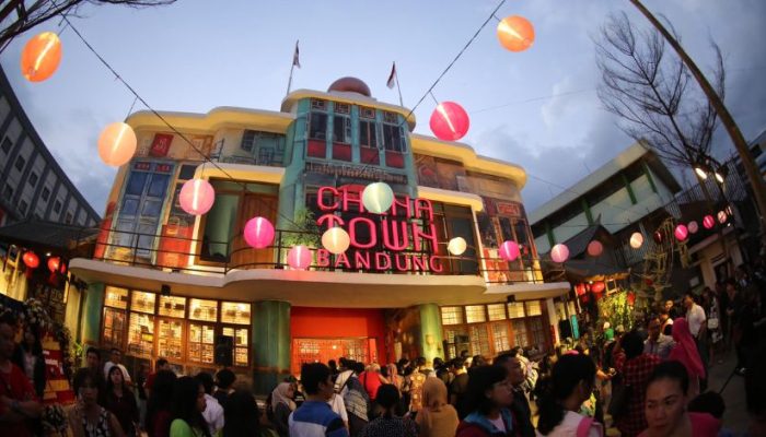 China Town Bandung: Jam Buka, Rute, Harga Tiket Masuk & Daya Tariknya