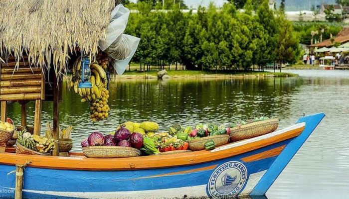 Floating Market Lembang Bandung: Jam Buka, Rute, Harga Tiket Masuk & Daya Tariknya