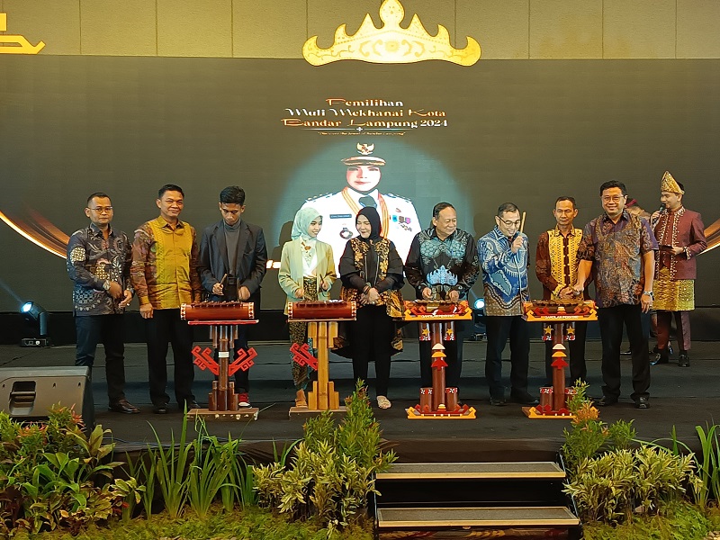 Eva Dwiana Buka Grand Final Muli Mekhanai Bandar Lampung 2024 || Foto: 5W1HINDONESIA.ID