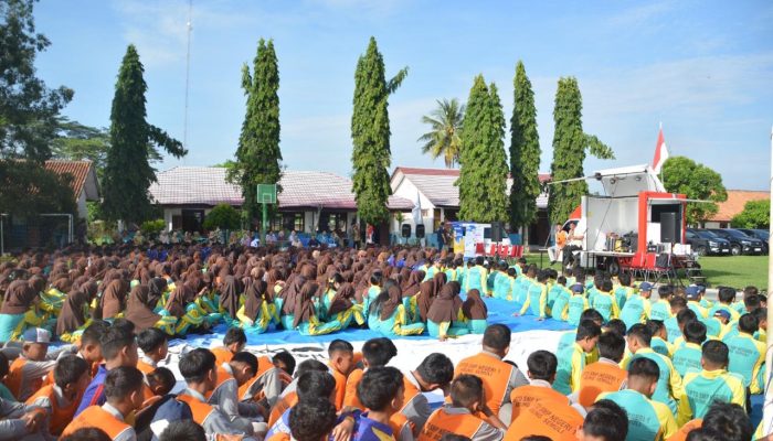 Lewat SiMolek Goes to School, OJK Berikan Edukasi Literasi Keuangan ke Guru dan Pelajar di Lampung Utara