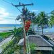 Petugas PLN melakukan penggantian material jaringan listrik untuk meningkatkan layanan listrik dari 12 jam menjadi 24 jam di Desa Sebotok, Sumbawa || Foto: Dok. PLN