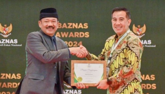 Bupati dan Baznas Pesawaran Raih Penghargaan Baznas Awards 2024