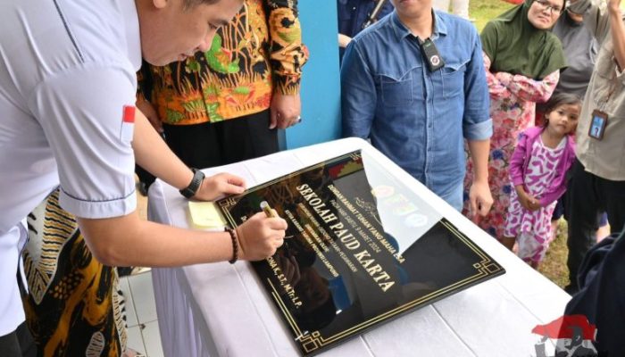 Tingkatkan Sektor Pendidikan, Dendi Ramadhona Resmikan PAUD Karang Taruna