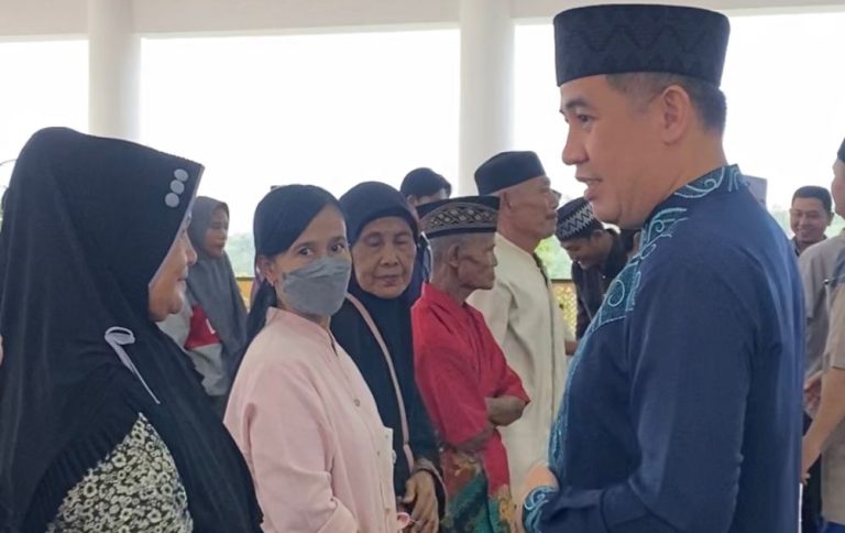 Karang Taruna Provinsi Lampung mengisi kegiatan di bulan Ramadan dengan memberikan bakti sosial kepada mereka yang membutuhkan || Foto: Istimewa