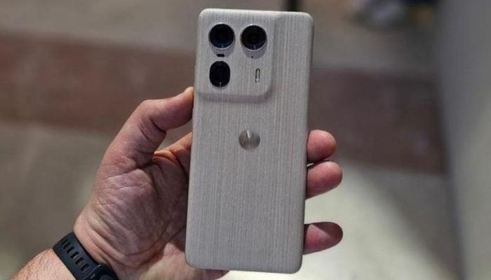 Motorola Edge 50 Pro: Harga, Fitur & Spesifikasi