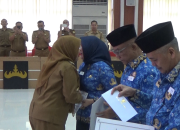 Wali Kota Bandar Lampung Serahkan SK Pensiun kepada 115 PNS