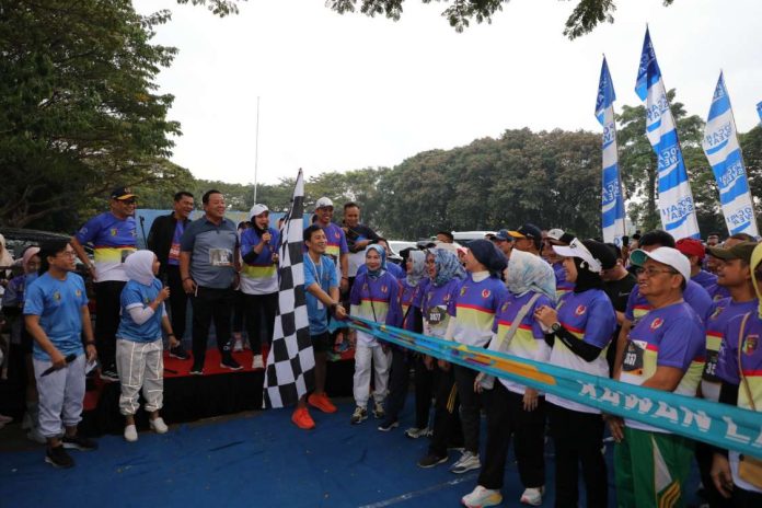 Gubernur Lampung Arinal Djunaidi saat akan membuka GubernuRUN Lampung Tahun 2024 dalam rangka Road To Pekan Olahraga Nasional (PON) XXI 2024 Aceh - Sumut) || Foto: Adpim Pemprov Lampung