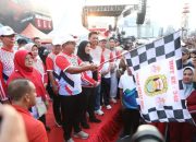 Bersama Wali Kota Eva Dwiana, Pj Gubernur Lampung Lepas Peserta Jalan Sehat HUT Kota Bandar Lampung ke-342