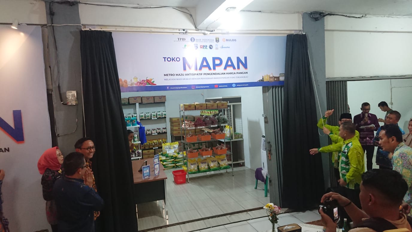 Pihak BI bersama Pemkot Metro, Disperindag Provinsi Lampung meluncurkan program Toko Mapan dalam rangka menjaga inflasi || Foto: 5w1hindonesia.id