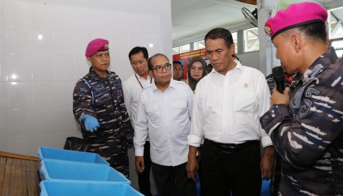 Didampingi Pj. Gubernur Lampung, Mentan dan Wakasal Kunjungi Program Ketahanan Pangan Markas Komando Brigif 4 Padang Cermin