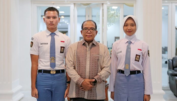 Pj Gubernur Lampung Terima Dua Anggota Paskibraka yang akan Bertugas Pengibaran Bendera di IKN 17 Agustus 2024 Mendatang