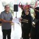 Pj. Gubernur Lampung Samsudin secara langsung melepas atlet Perwosi Lampung dalam rangka mengikuti Lomba Senam Kreasi Piala Ibu Negara RI Tahun 2024, di Mahan Agung, Bandar Lampung || Foto : Adpim Pemprov Lampung