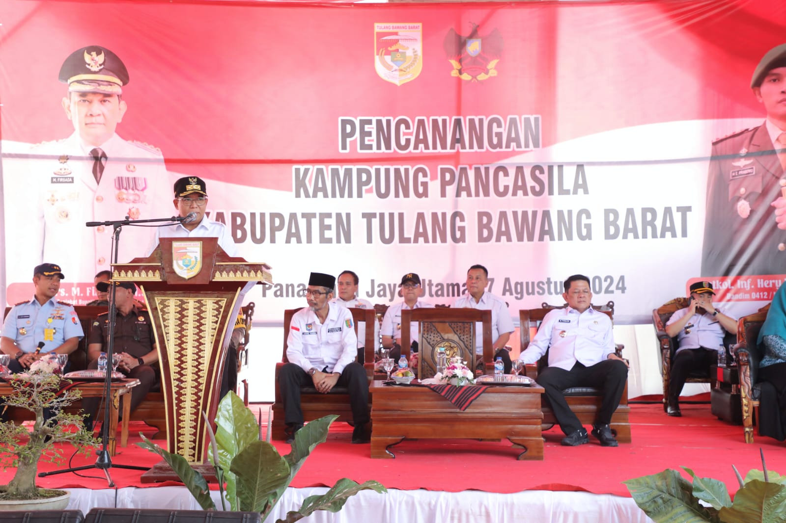 Pj. Gubernur Lampung Samsudin mencanangkan 7 Tiyuh sebagai Kampung Pancasila dan meresmikan Tugu Pancasila di Tiyuh Panaragan Jaya, Tulang Bawang Barat || Foto: Adpim Pemprov Lampung