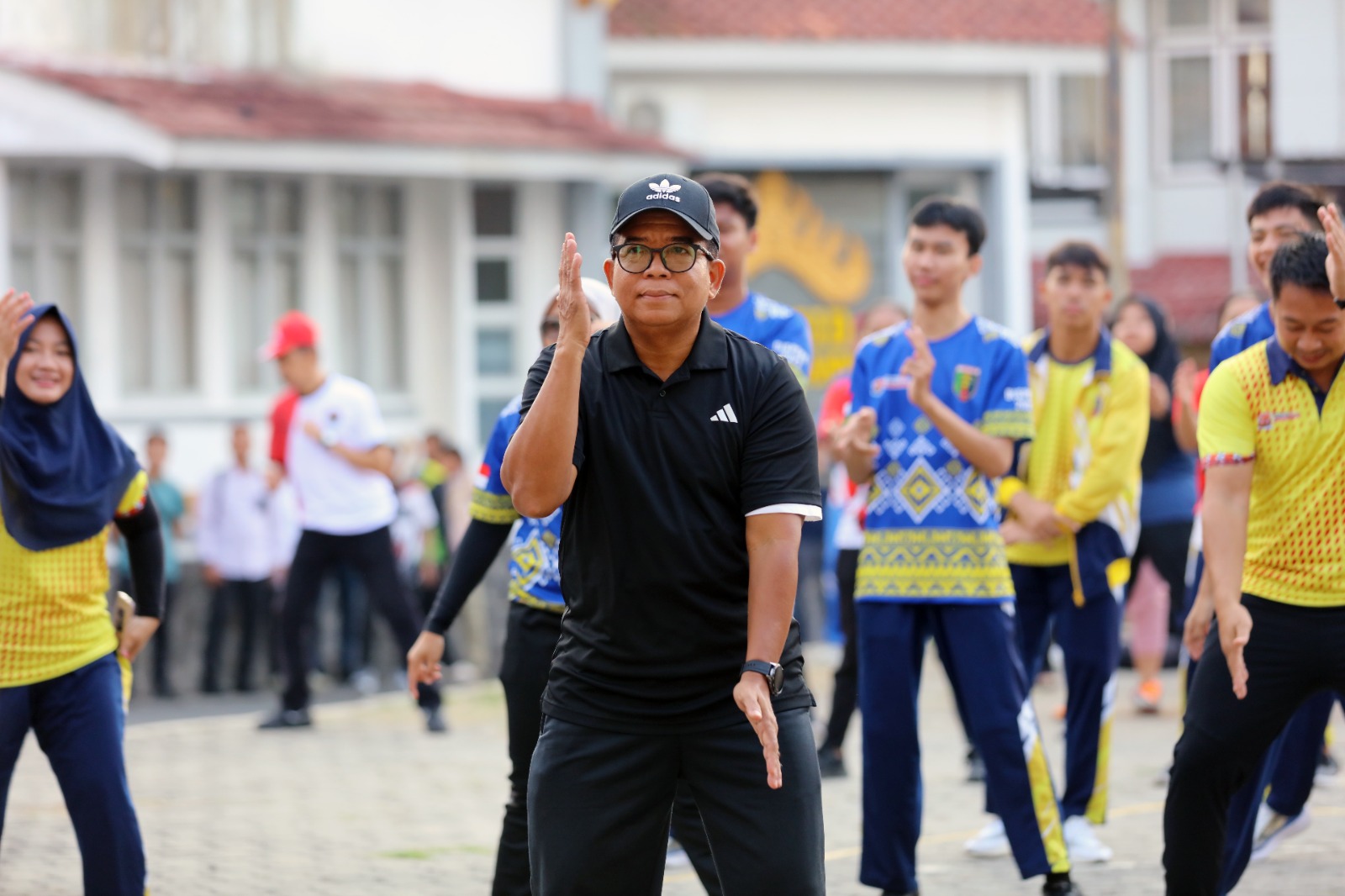 Pj. Gubernur Samsudin saat Senam Bersama di Halaman Kantor Dispora Provinsi Lampung || Foto: Adpim Pemprov Lampung